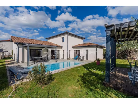 maison de luxe à vendre à la boisse