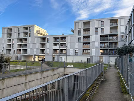 beauzelle - andromede t1 de 27 m² avec balcon et parking en sous sol.