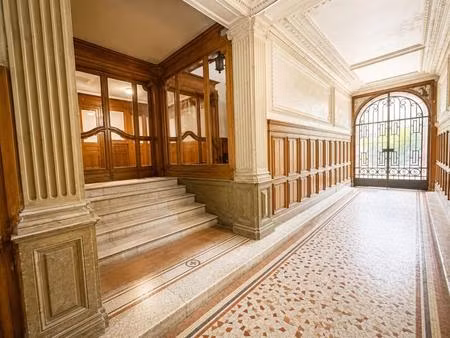 t2 dans une copropriété de standing - jardin des plantes/busca