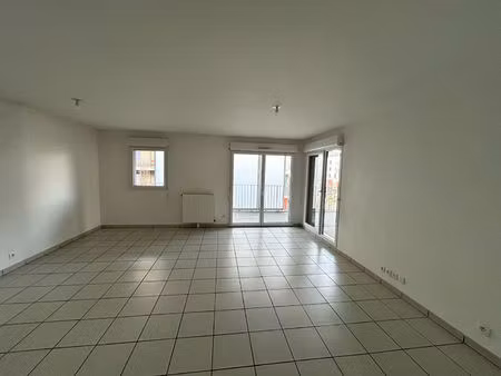 toulouse - montaudran - halle des machines. t4 de 85 m² avec terrasse de 65 m² et deux pla