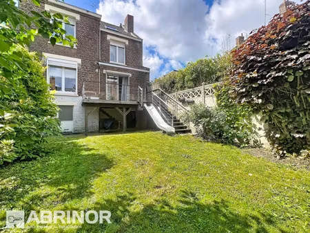 maison de luxe à vendre dans le quartier saint maurice-pellevoisin