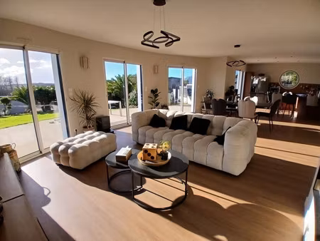 maison de luxe à vendre à tréflez