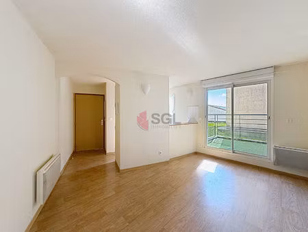 castelginest appartement t3 avec terrasse et parking