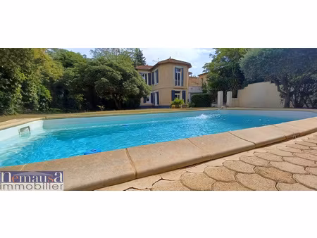 saint-gilles  maison en r+1 de 139m2  avec piscine