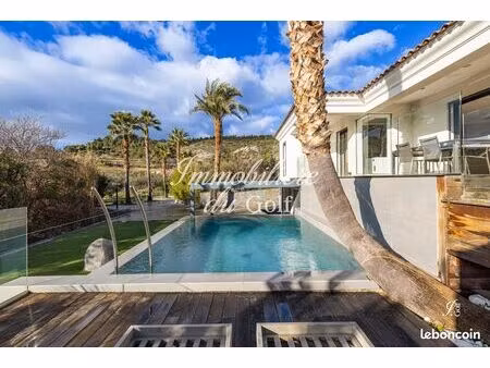 villa 4 pièces 199 m²