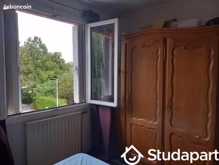 chambre 1 pièce 12 m²