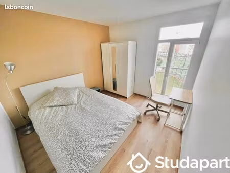 chambre 1 pièce 12 m²