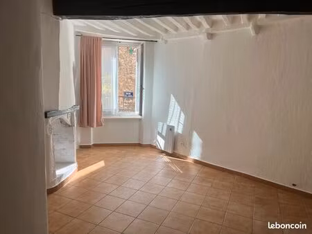 appartement 44 m2 dans maison de village