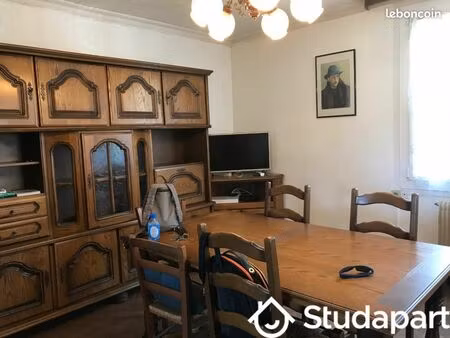 chambre 1 pièce 12 m²