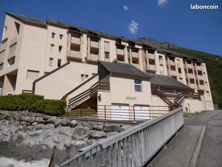studio +parking à louer à cauterêts