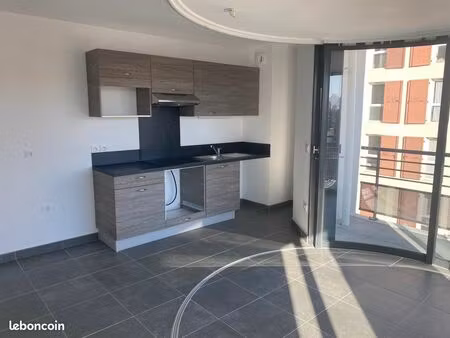 location - appartement t3 - proche timone