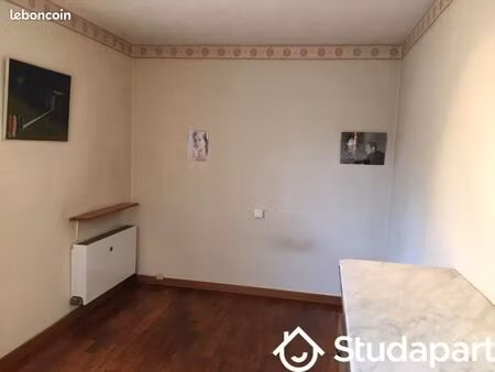 chambre 1 pièce 11 m²