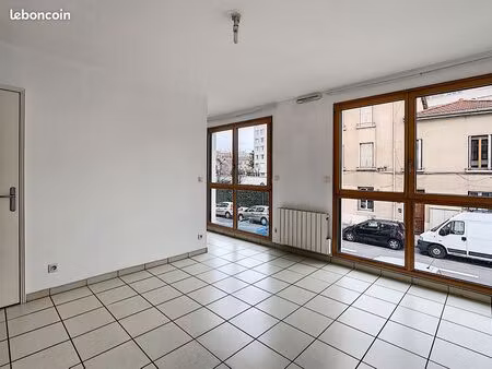 appartement 1 pièce 32 m²
