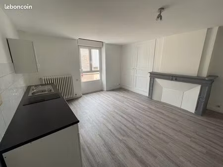studio 25 m² yvré le pôlin centre