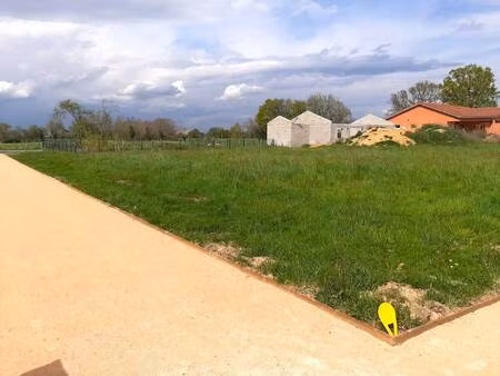 terrain constructible viabilisé à vendre