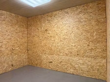 box de stockage 10m2 / alarme + électricité