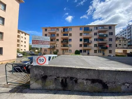 parking à louer