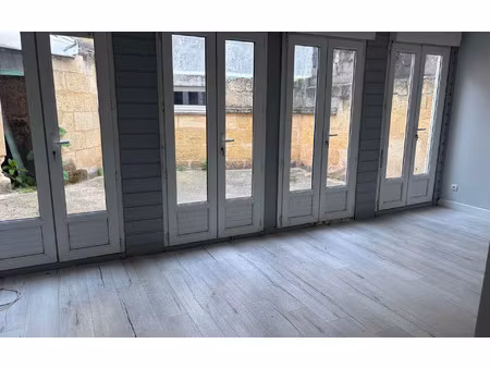 location appartement  53.82 m² t-2 à bordeaux  832 €
