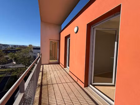 appartement de 67 m² avec balcon à clermont-ferrand