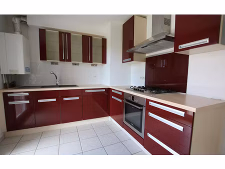 location appartement  m² t-3 à la roche-sur-foron  1 020 €