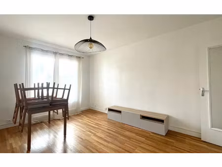 location appartement  48.78 m² t-2 à lyon 7  923 €