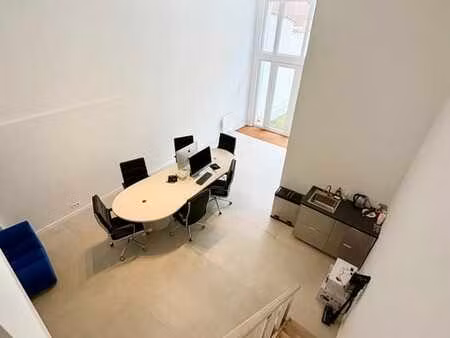 à deux pas de la place flagey–espace polyvalent avec jardin