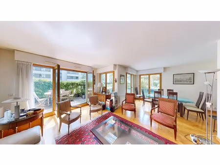 appartement de luxe à vendre dans le quartier reine-mairie