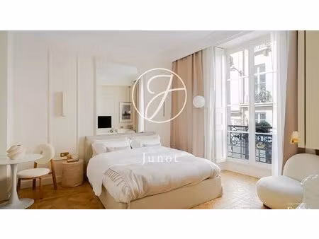 paris 6e - rue de tournon / luxembourg - studio rénové à vendre - 24 06m² carrez - vendu m