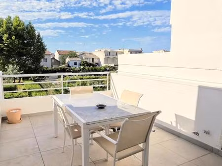 baisse de prix -carnon port-vente appartement t2 renove avec terrasse vendu cle en main