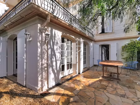 a vendre appartement 3 pieces de 79m2 en rez-de-jardin