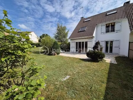 maison familiale avec combles aménagées – secteur calme et recherché de courcouronnes cent