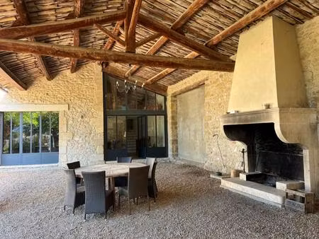 mas ancien en pierre restauré avec un grand préault salle à manger d'été et 7740m2 de terr