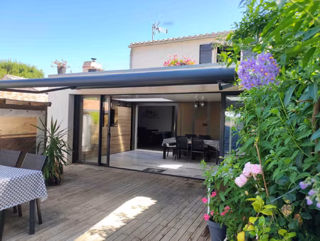 propriété avec accès direct à la plage de la clère ref 2576
