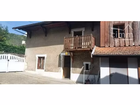 grande maison de village à chapareillan
