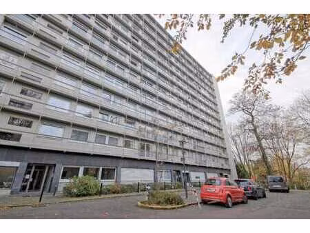 l’ appartement « i » au 10e étage