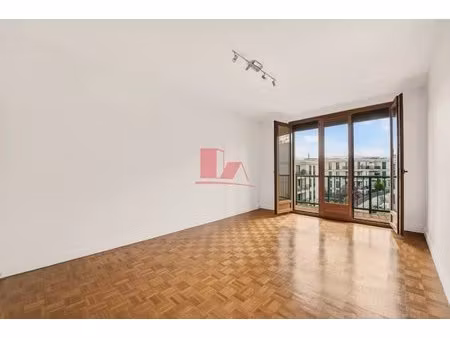 clos montholon - appartement 3 pieces de 56.60 m² - balcon - cave - box