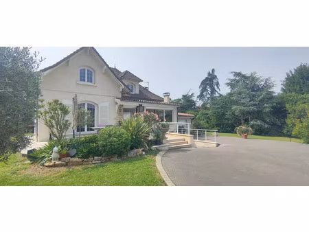 maison de luxe à vendre dans le quartier centre