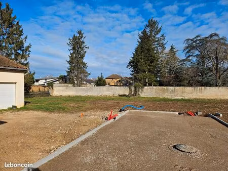terrain plat 432m² centre pusignan