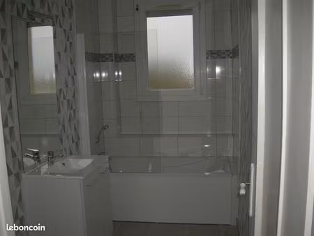 location appartement 4 pièces 580