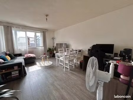 bel appartement f2 avec parking & cave – évreux centre – 710 cc
