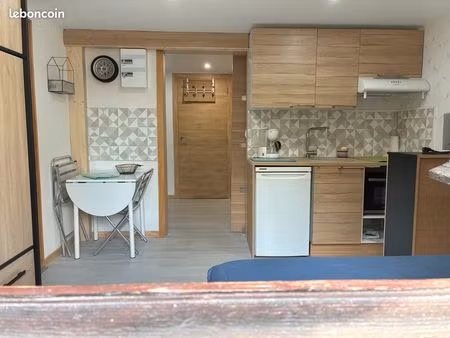 location studio meublé