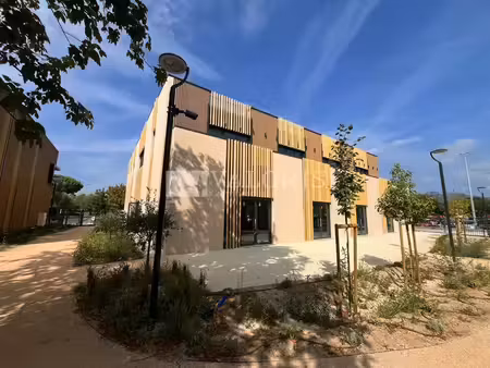 location bureau 606 m² à aubagne (13400)
