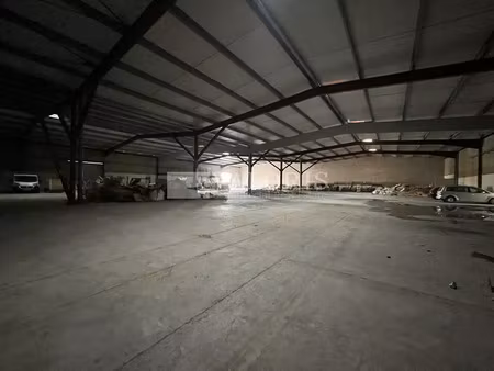 location commerce 3237 m² à gignac-la-nerthe (13180)