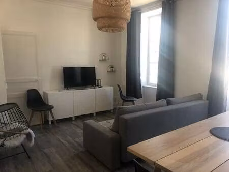 location appartement 2 pièces à quimper (29000) : à louer 2 pièces / 54m² quimper