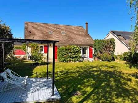 maison de 6 pièces de 138 m² à rubelles