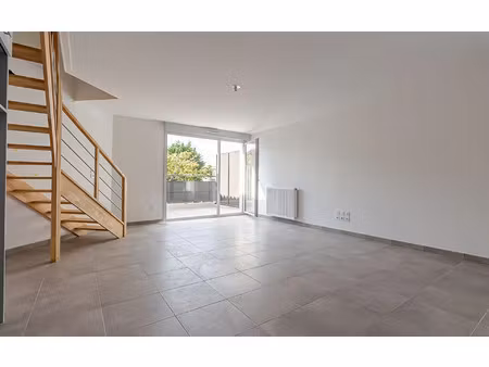 location appartement  m² t-3 à blagnac  854 €