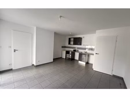 location appartement  m² t-2 à toulouse  650 €
