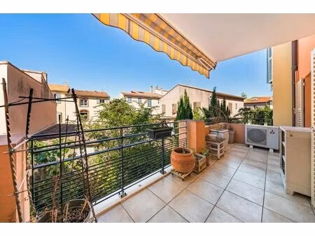 beau potentiel appartement t4 de 90m2 avec garage 18m2 - fréjus