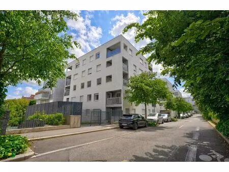 appartement de 2 pièces de 38 m² à vénissieux