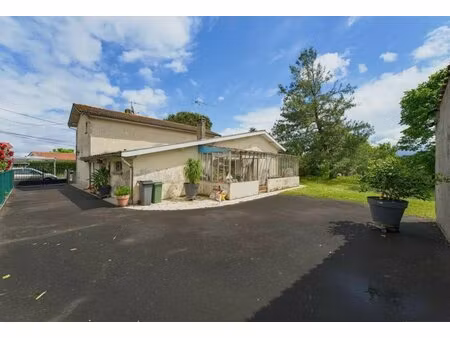 maison de 7 pièces de 191.5 m² à ambarès-et-lagrave